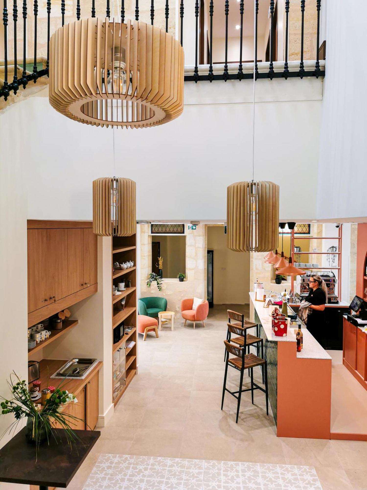 Bloom Hostel Bar & Garden Бордо Екстериор снимка