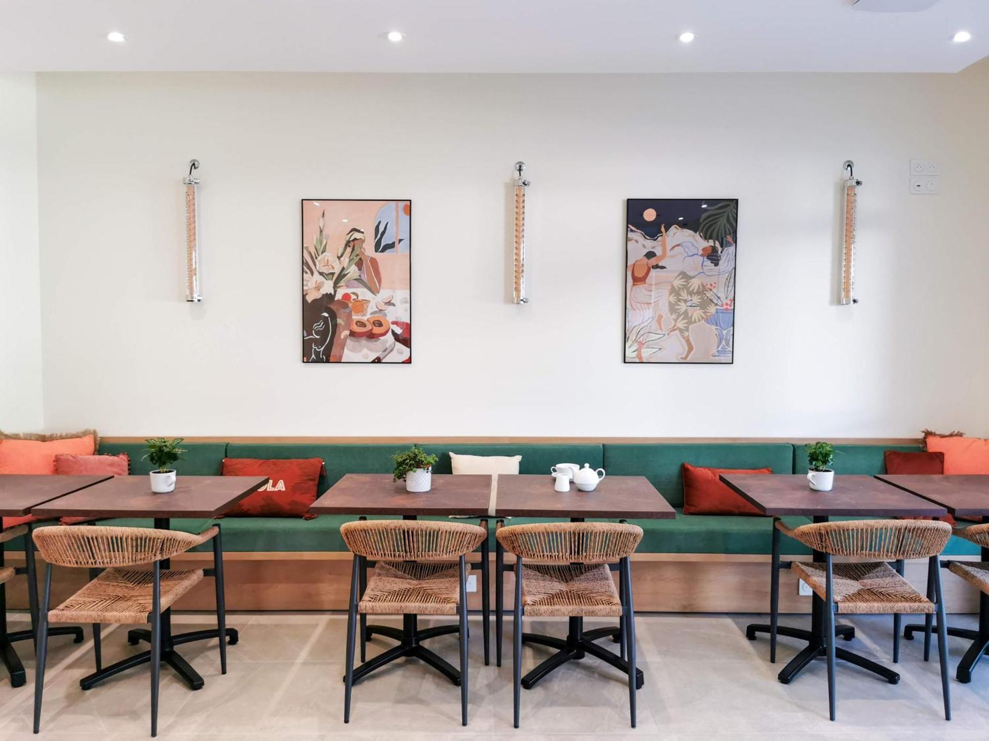 Bloom Hostel Bar & Garden Бордо Екстериор снимка