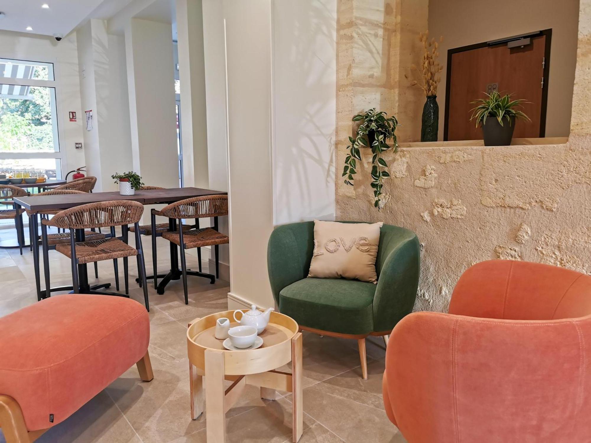 Bloom Hostel Bar & Garden Бордо Екстериор снимка