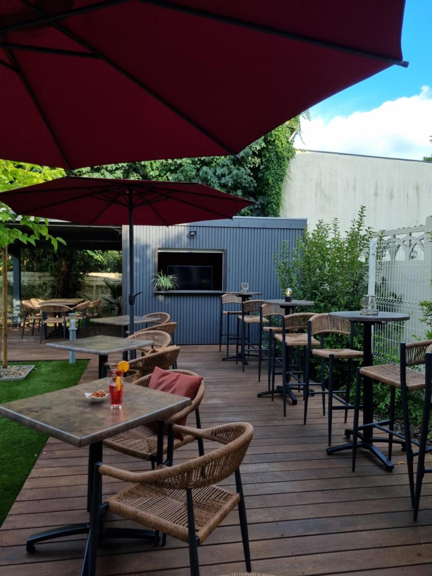 Bloom Hostel Bar & Garden Бордо Екстериор снимка