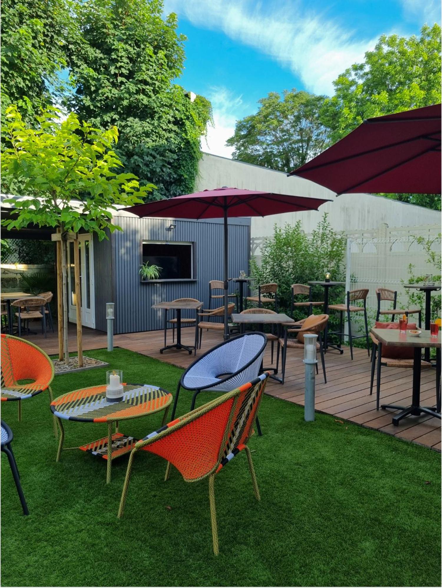 Bloom Hostel Bar & Garden Бордо Екстериор снимка