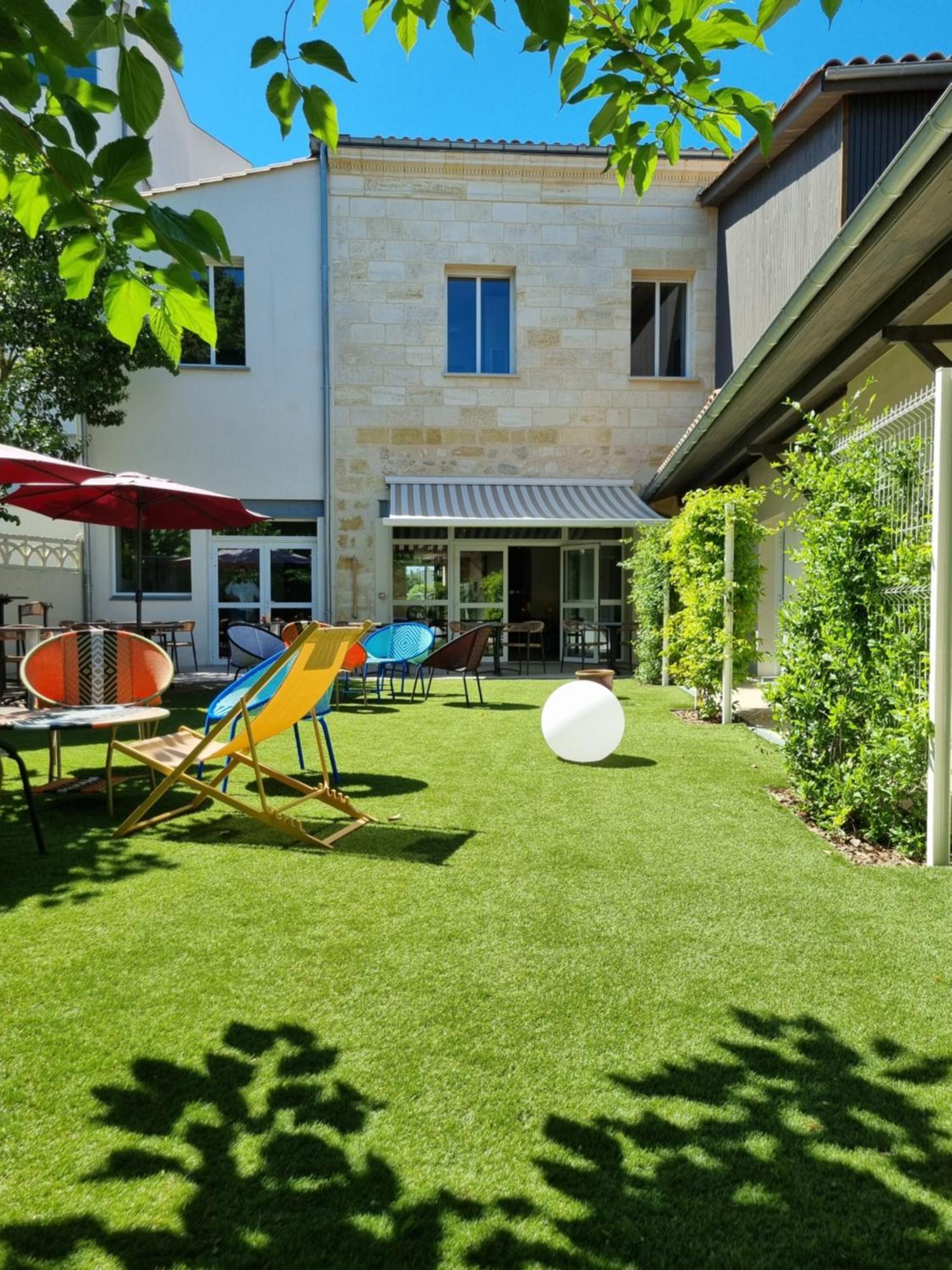 Bloom Hostel Bar & Garden Бордо Екстериор снимка