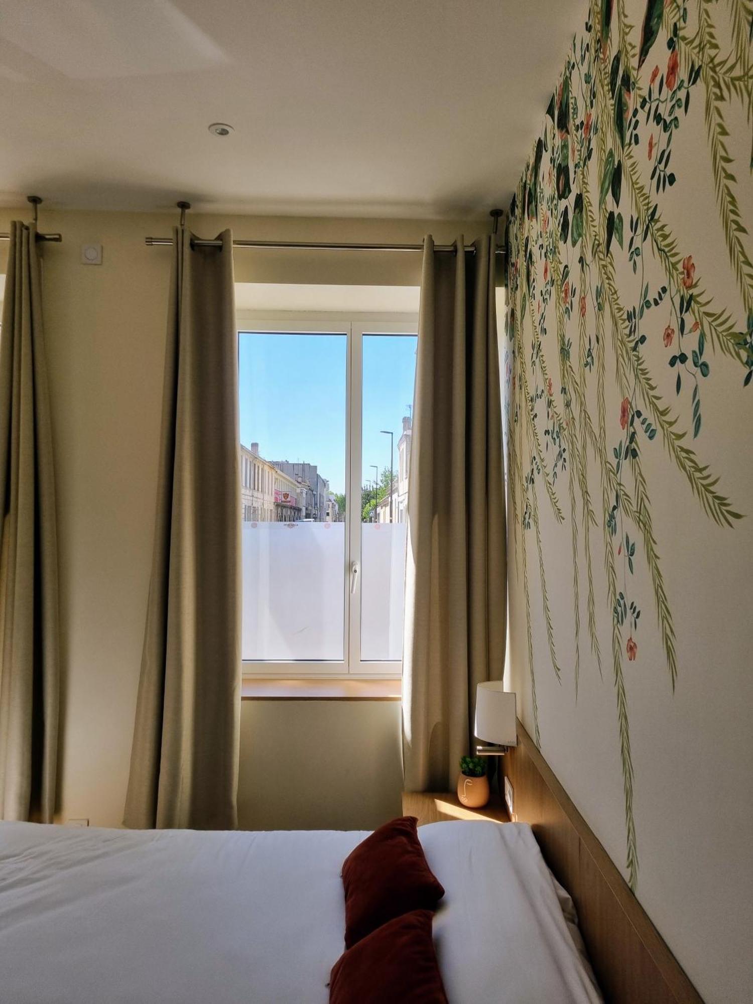 Bloom Hostel Bar & Garden Бордо Екстериор снимка