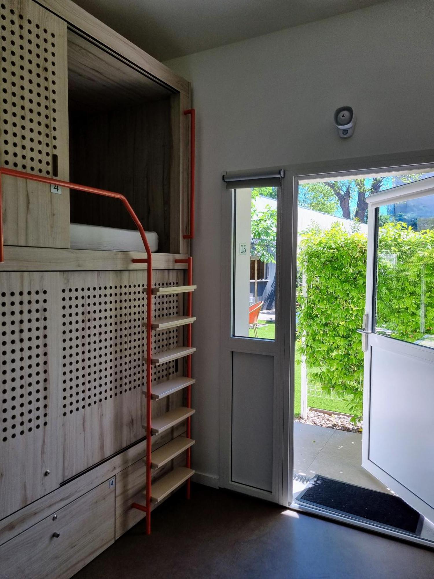 Bloom Hostel Bar & Garden Бордо Екстериор снимка