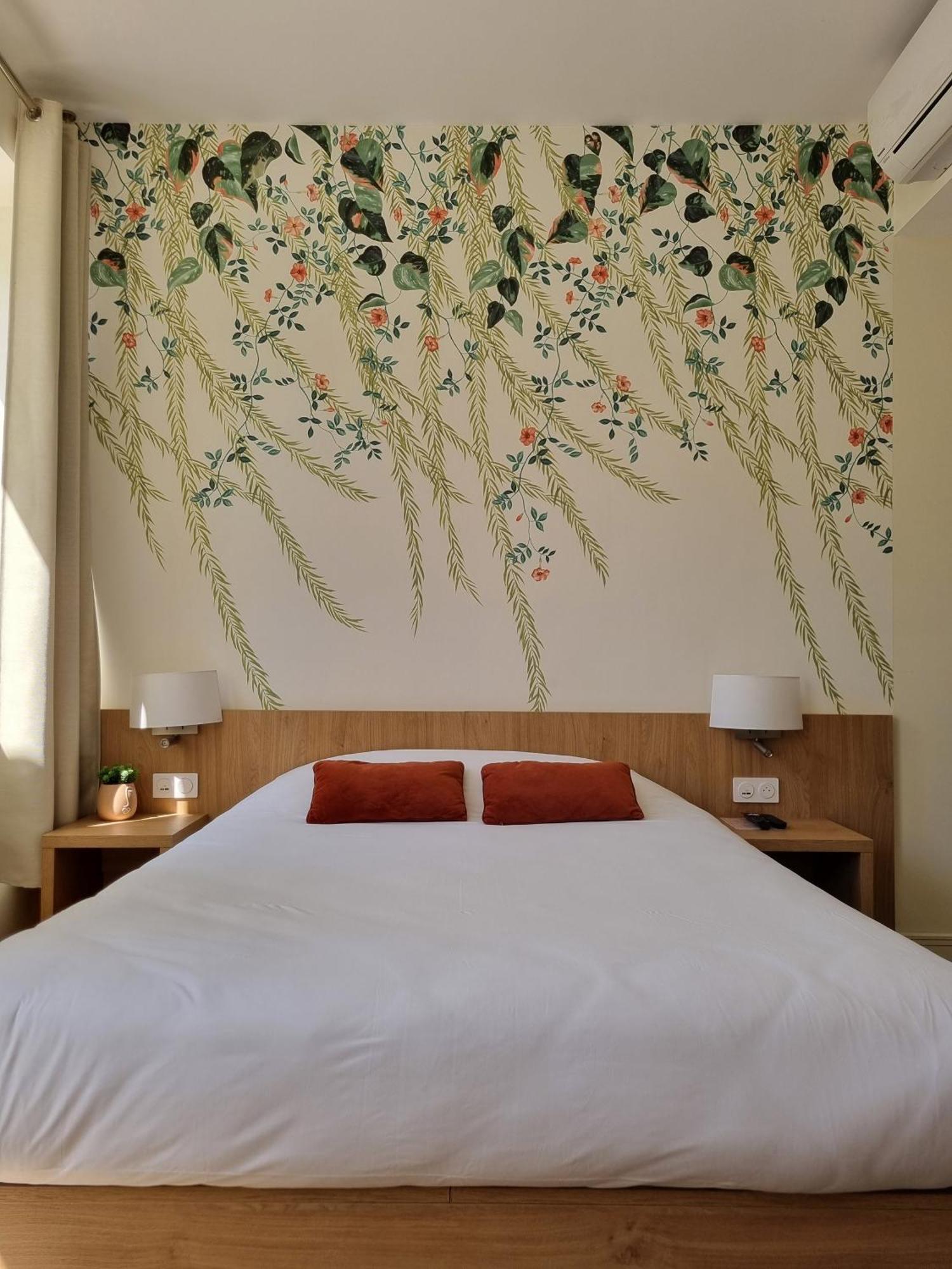 Bloom Hostel Bar & Garden Бордо Екстериор снимка