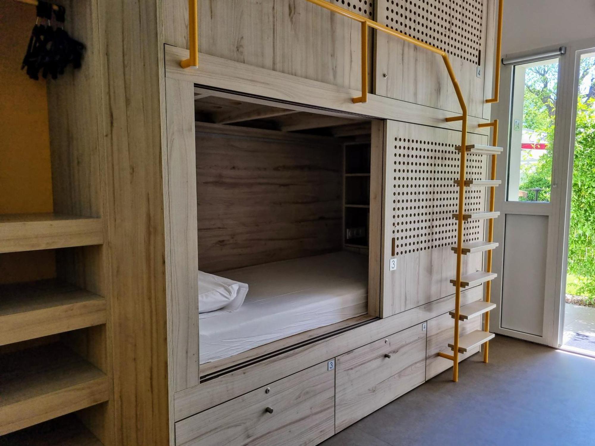 Bloom Hostel Bar & Garden Бордо Екстериор снимка